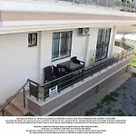 Mavi Restaurant & 2 Apartamento