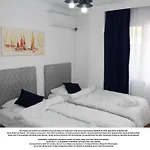 Mavi Restaurant & 2 Apartamento *