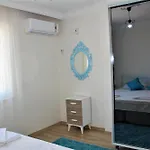 Mavi Restaurant & 2 Apartamento