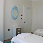 Mavi Restaurant & 2 *
