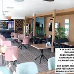 Mavi Restaurant & 2 Apartman *