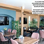Mavi Restaurant & 2 Apartman